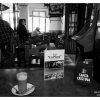 Kaffe con leche in bar La Plaza